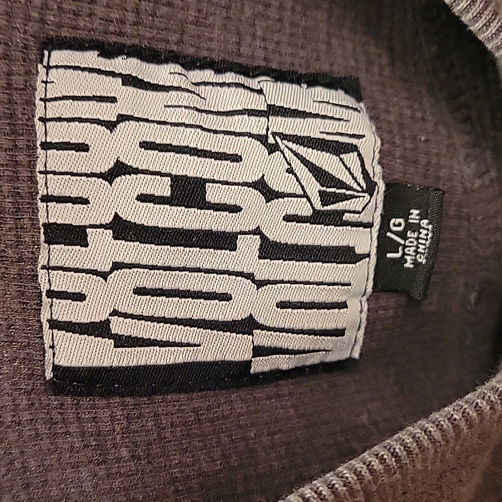 Volcom Top - Picture 2 of 7